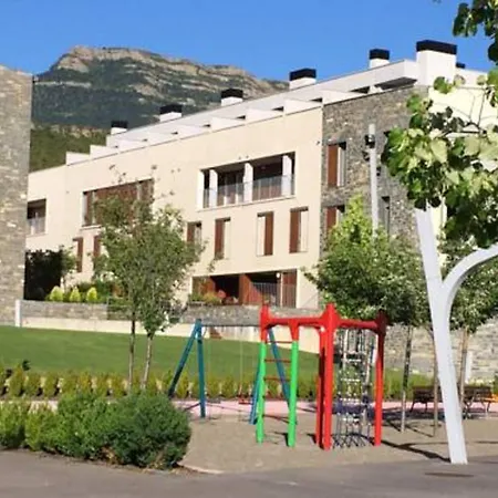 Calle Las Aliagas, Latas, Huesca, Espana *